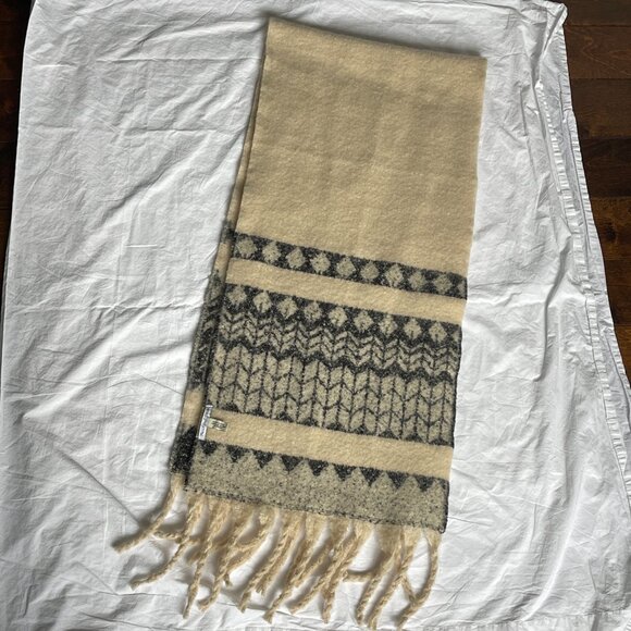 Michael Stars Scarf - Picture 6 of 6